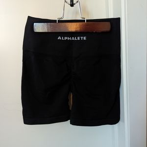Alphalete 4.5" shorts - black